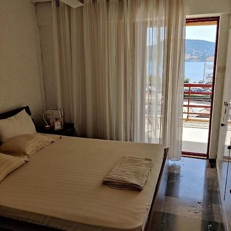 Seaview Apartment Porto Rafti Ngoại thất bức ảnh